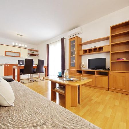 Apartmani Emili Сукошан Екстер'єр фото