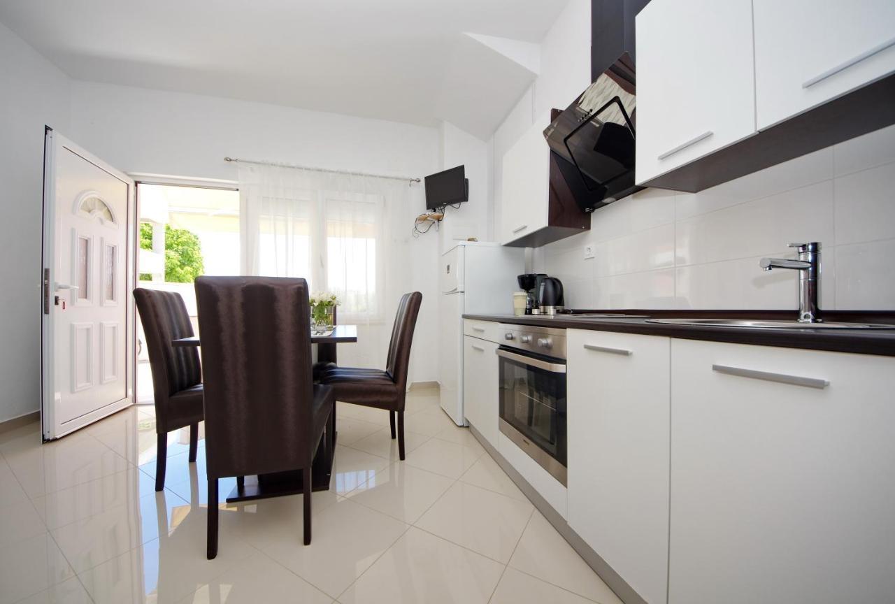 Apartmani Emili Сукошан Екстер'єр фото