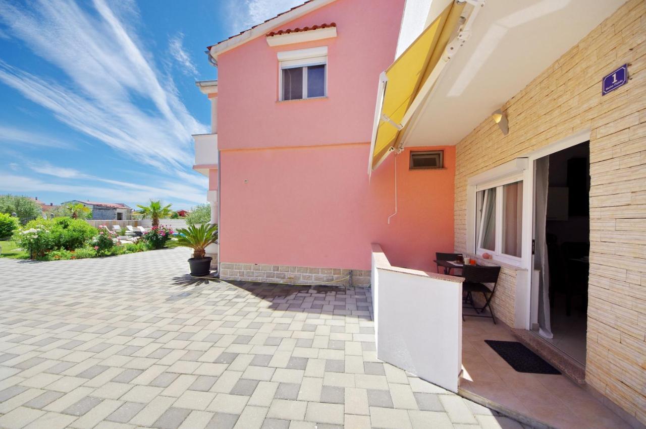 Apartmani Emili Сукошан Екстер'єр фото